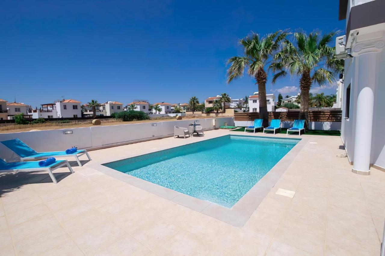 Villa Suncity Boutique Beachfront Ayia Napa Exterior foto